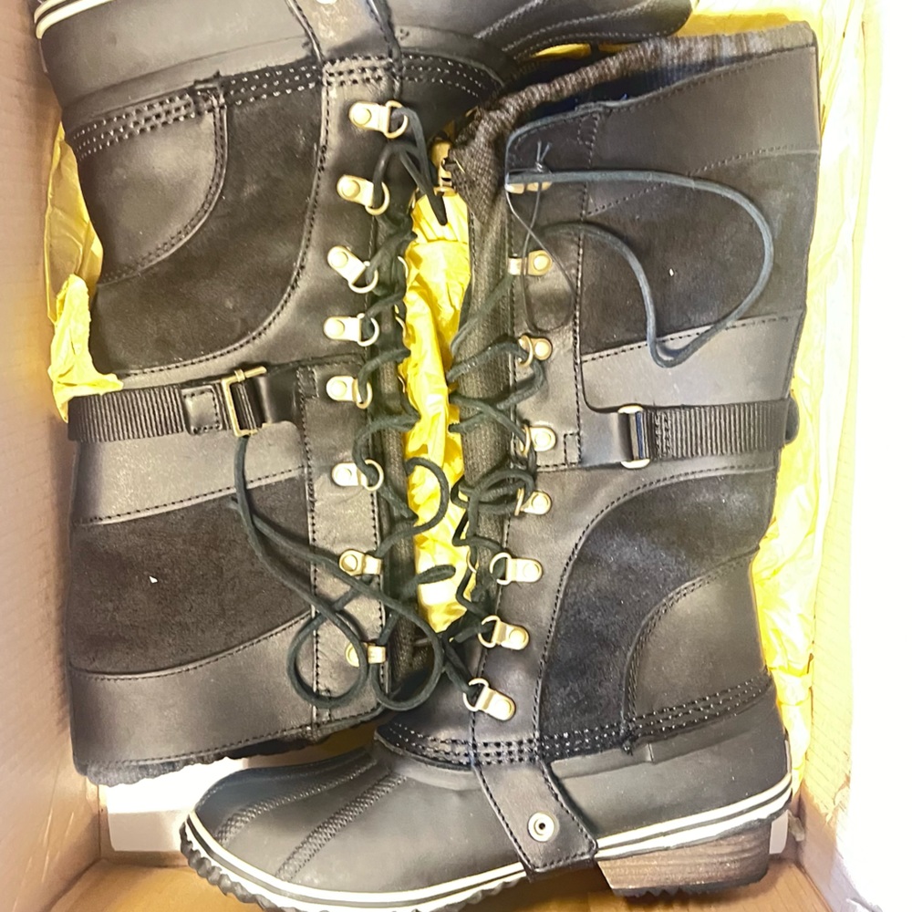 Black sorel boots new never worn conquest Carley
